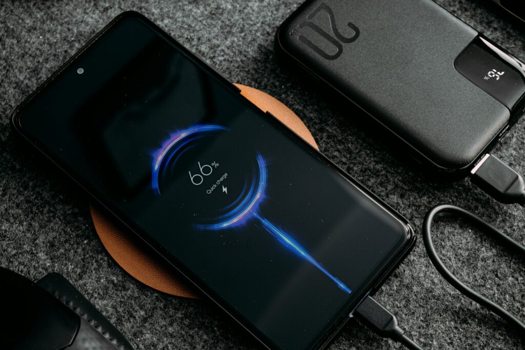 Efficient battery and power management support long-term smartphone speed