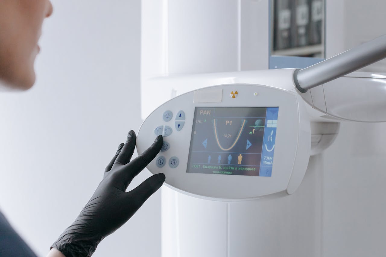 AI-driven healthcare and fitness apps monitoring health and activity data