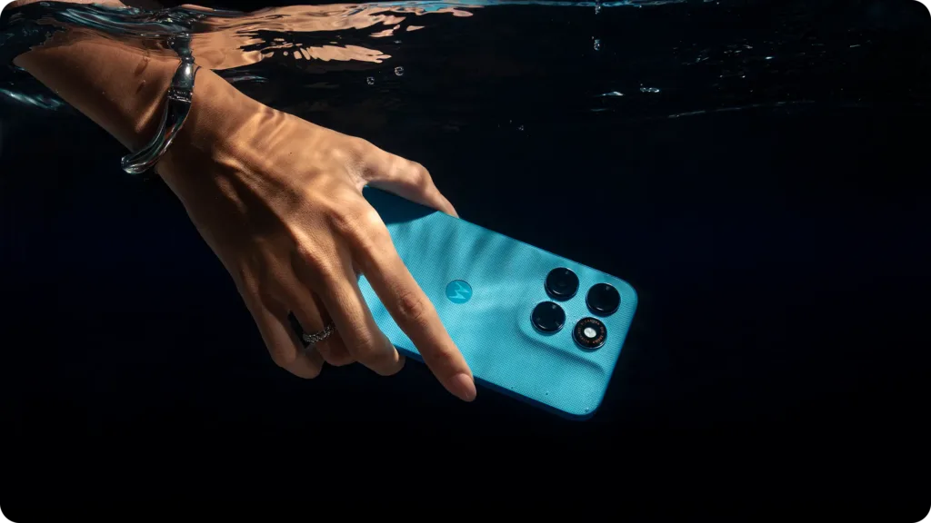 Moto G Max 5G 6.8-inch 1.5K AMOLED display