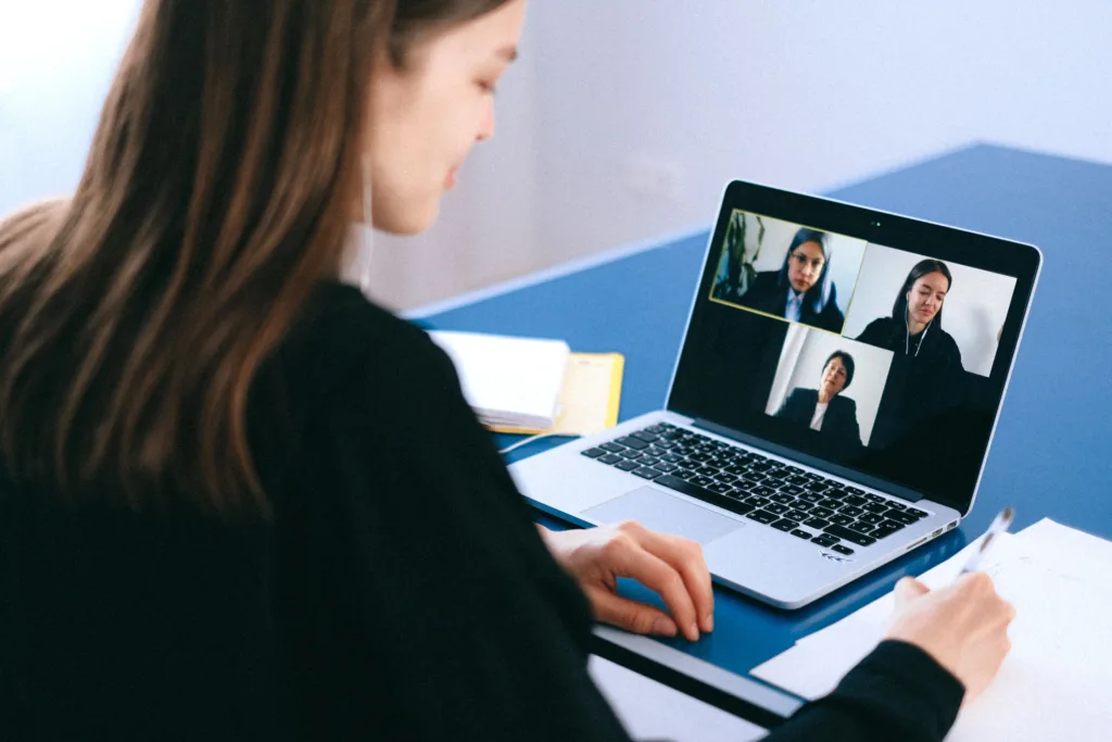 WhatsApp Web screen sharing feature during video call