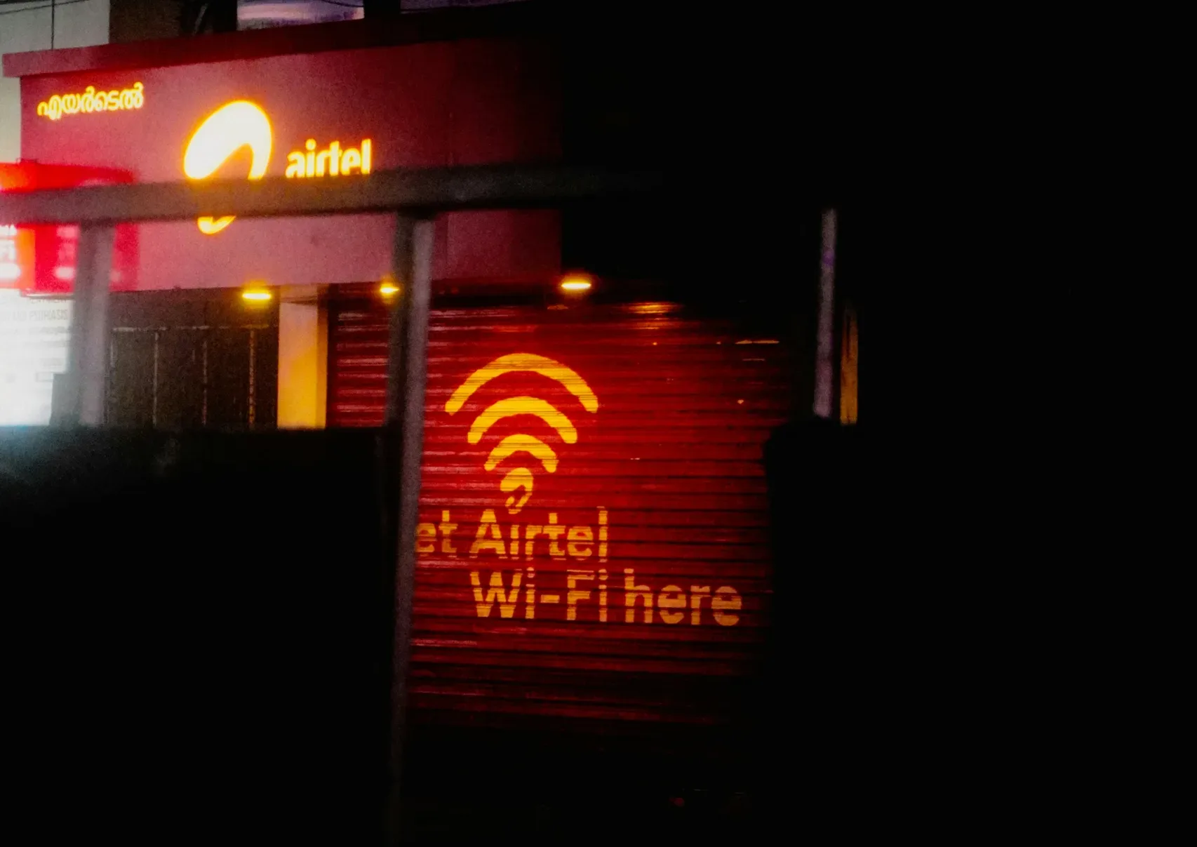 Airtel 5G hotspot connected to a laptop for internet sharing